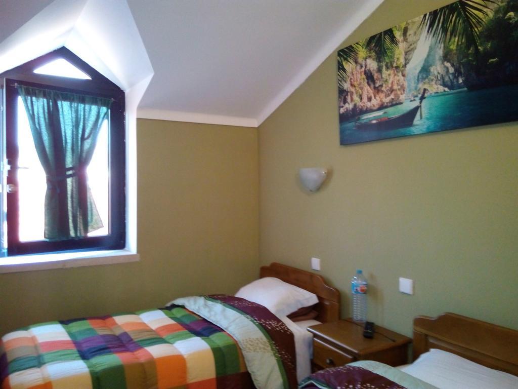 Residencial Moeda Hotel Coimbra Luaran gambar