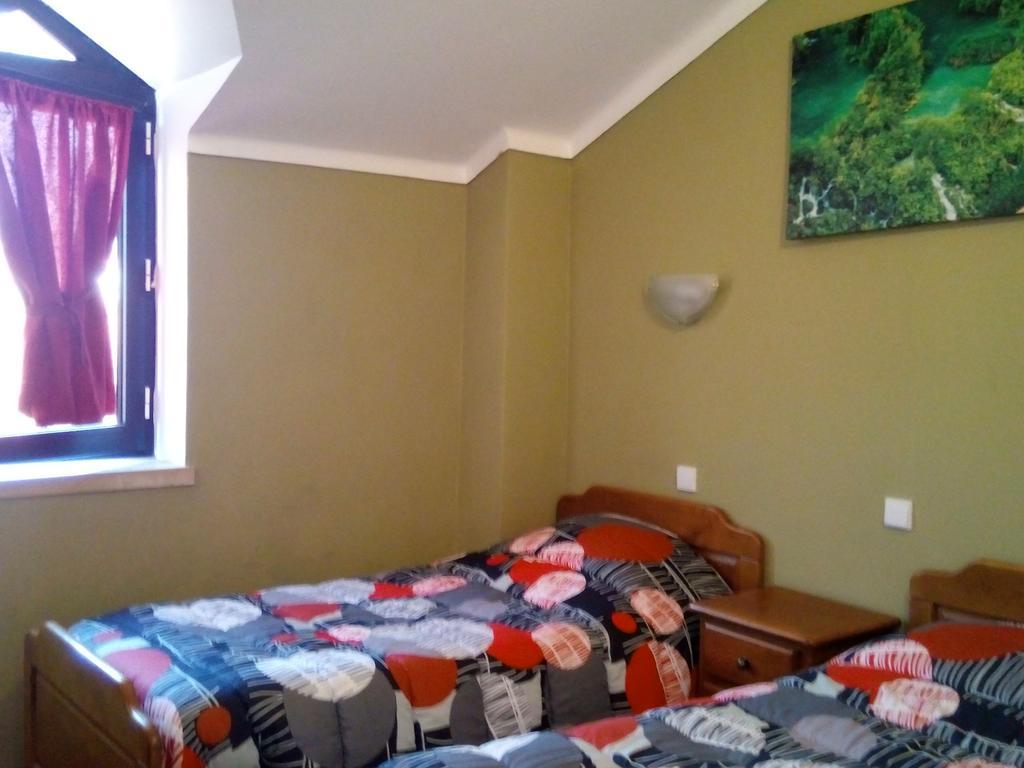 Residencial Moeda Hotel Coimbra Luaran gambar
