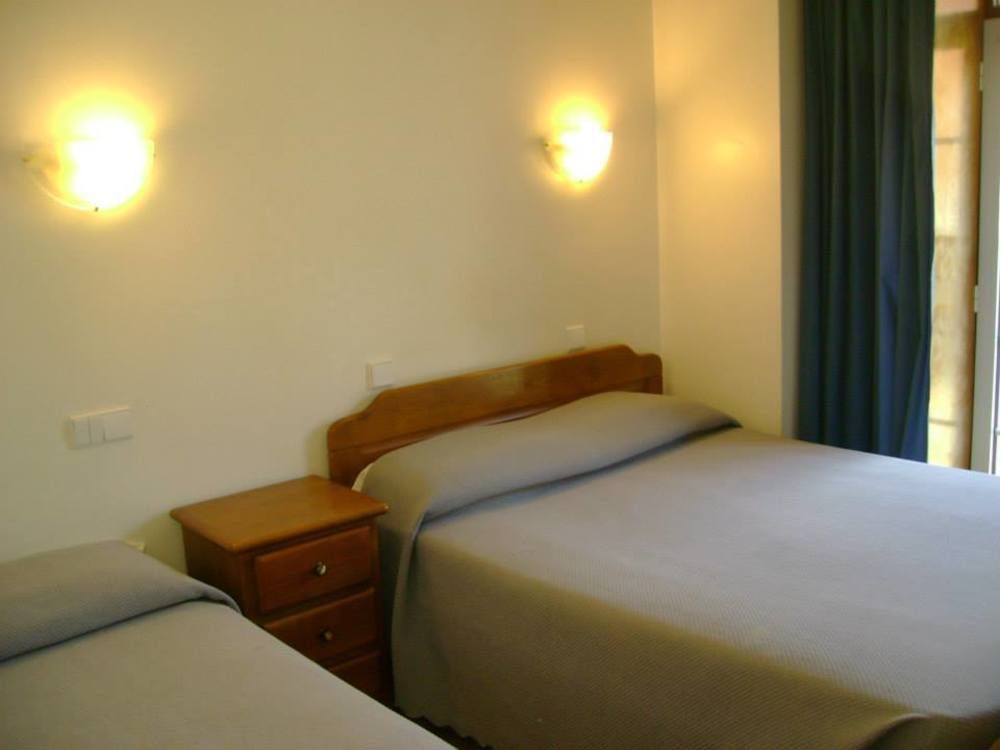 Residencial Moeda Hotel Coimbra Luaran gambar